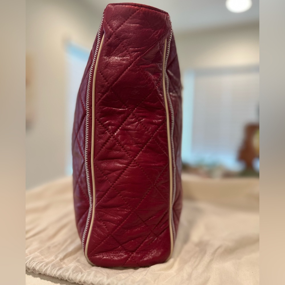 ♥️❤️ RARE CHANEL in RED LAMBSKIN Tote❣️ #Hermes #Fendi #Dior #Prada #Valentines - Picture 11 of 16